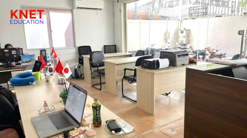 Hình ảnh khu làm việc của bộ phận văn phòng Knet Edu